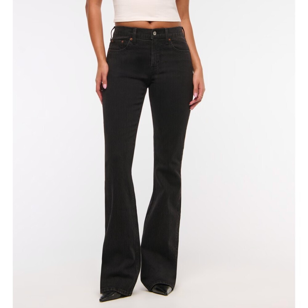Abercrombie Mid Rise Bootcut Jean in Black Size 31 LONG